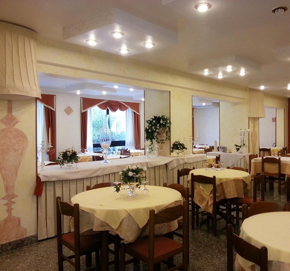 Hotel Corallo 길라노바리도 외부 사진